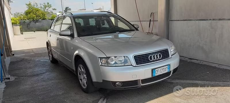 Usata Audi A4 130 CV (95 kW) 2003 Grigio Station wagon