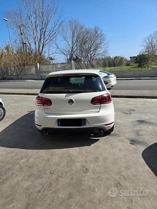 Usata VW Golf VI GTI 211 CV (155 kW) 2011 Bianco Utilitaria