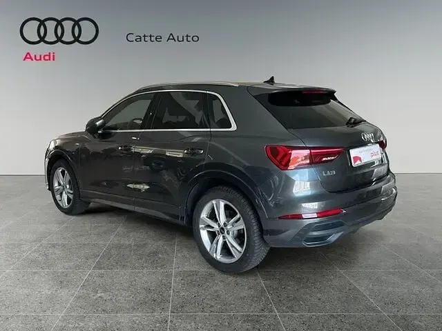Usata Audi Q3 S-Line 150 CV (110 kW) 2024 Grigio daytona perla SUV