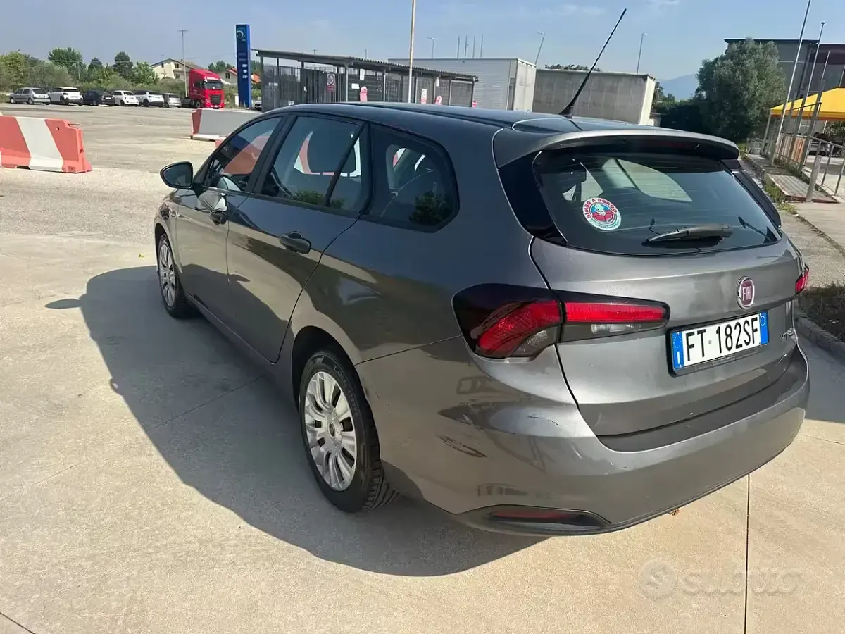 Usata Fiat Tipo 95 CV (69 kW) 2019 Grigio Station wagon