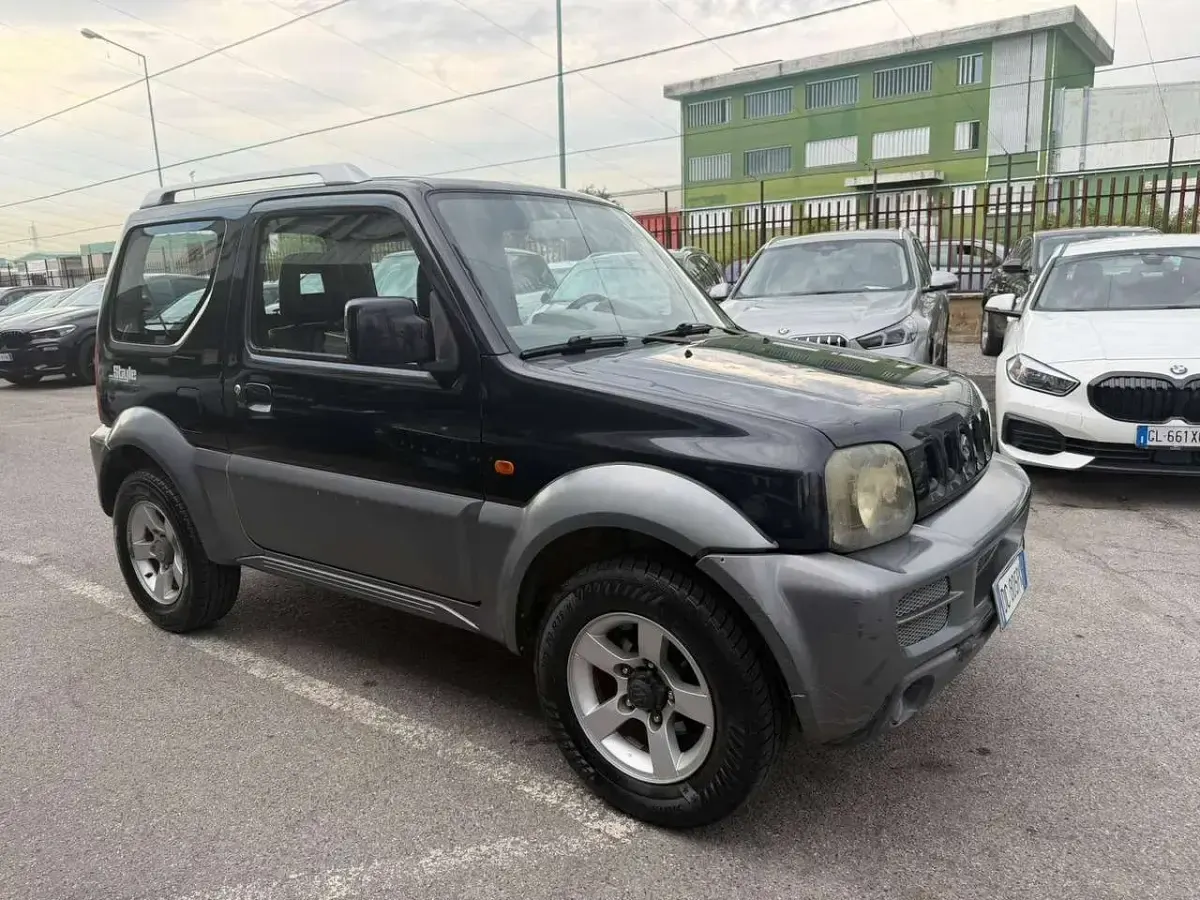 Usata Suzuki Jimny 86 CV (63 kW) 2006 Nero SUV