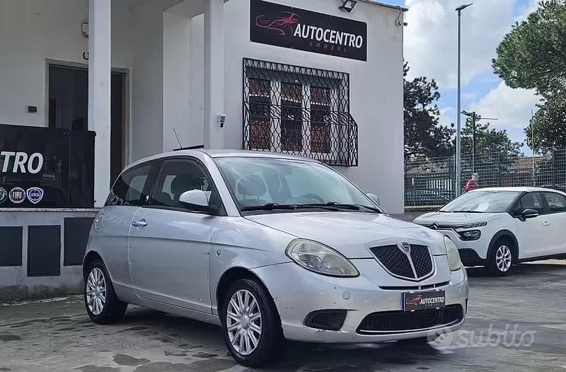 Usata Lancia Ypsilon 77 CV (56 kW) 2009 Grigio Utilitaria