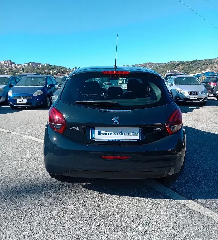 Usata Peugeot 208 Active 68 CV (50 kW) 2016 Grigio Utilitaria