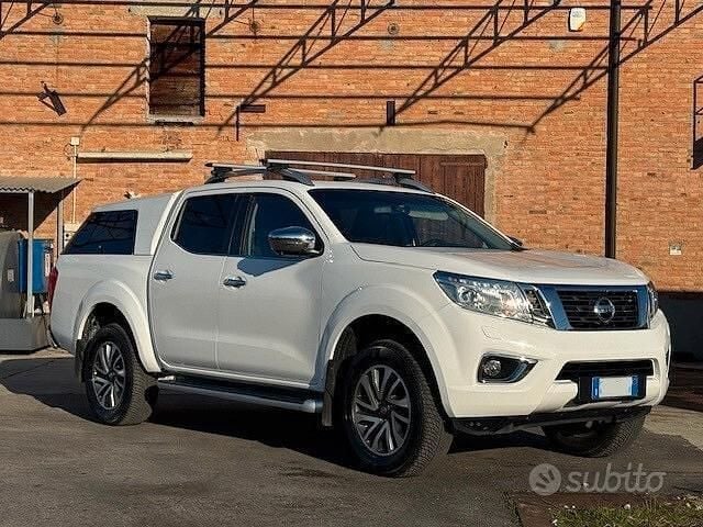 Käytetty Nissan Navara Tekna 190 HP (139 kW) 2016 Valkoinen Nouto