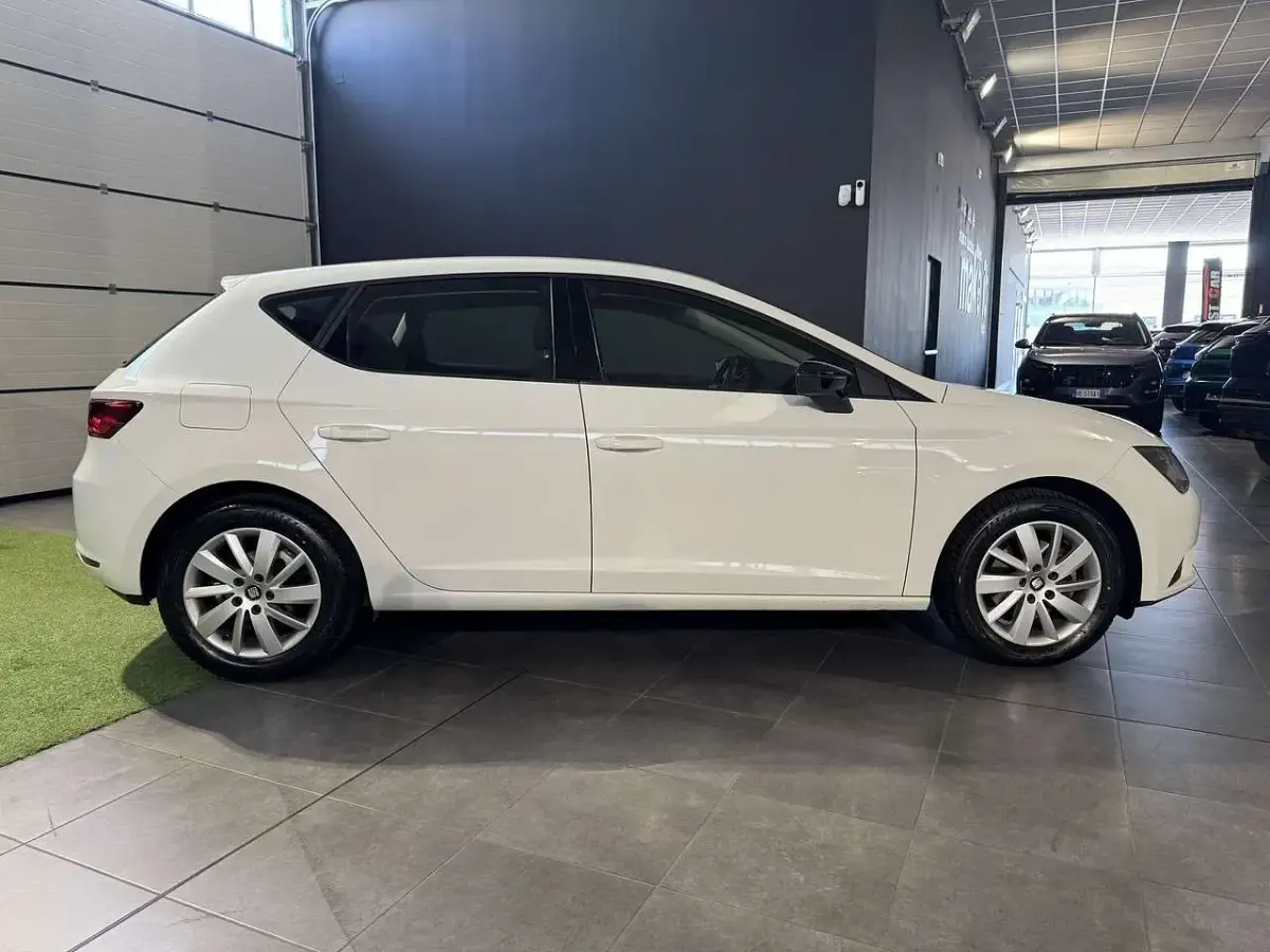 Usata Seat Leon Style 105 CV (77 kW) 2013 Bianco Berlina