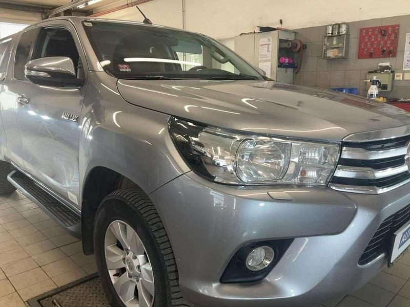 Usata Toyota HiLux Comfort 150 CV (110 kW) 2017 Grigio Pick-up