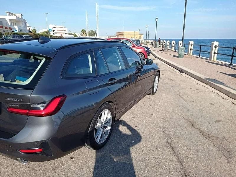 Usata BMW 320 Efficient Dynamics 190 CV (139 kW) 2020 Nero Station wagon