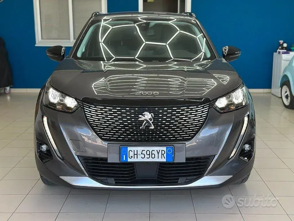 Usata Peugeot 2008 Allure 131 CV (96 kW) 2022 Grigio SUV