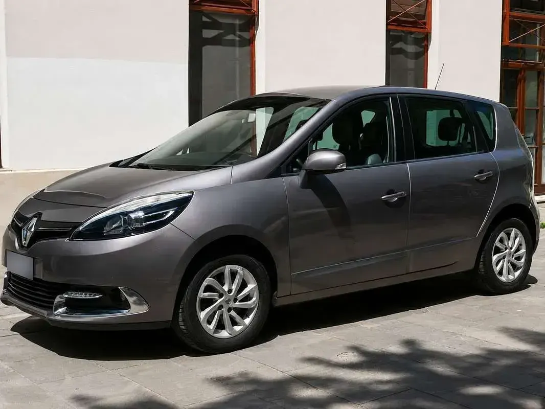 Usata Renault Scenic E-Tech LIMITED 106 CV (77 kW) 2014 Monovolume