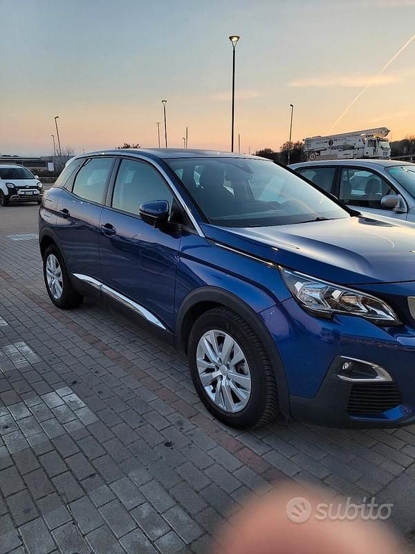 Usata Peugeot 3008 Allure 131 CV (96 kW) 2019 Blu SUV