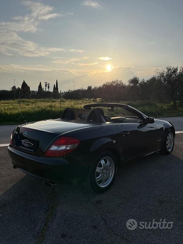 Usata Mercedes SLK200 163 CV (119 kW) 2005 Nero Cabrio