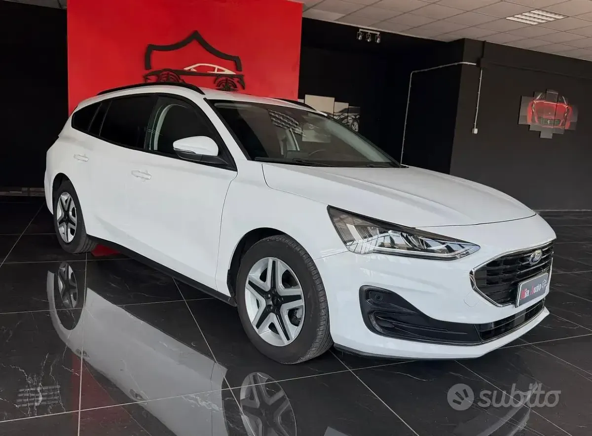 Usata Ford Focus ST-Line 120 CV (88 kW) 2022 Bianco Station wagon