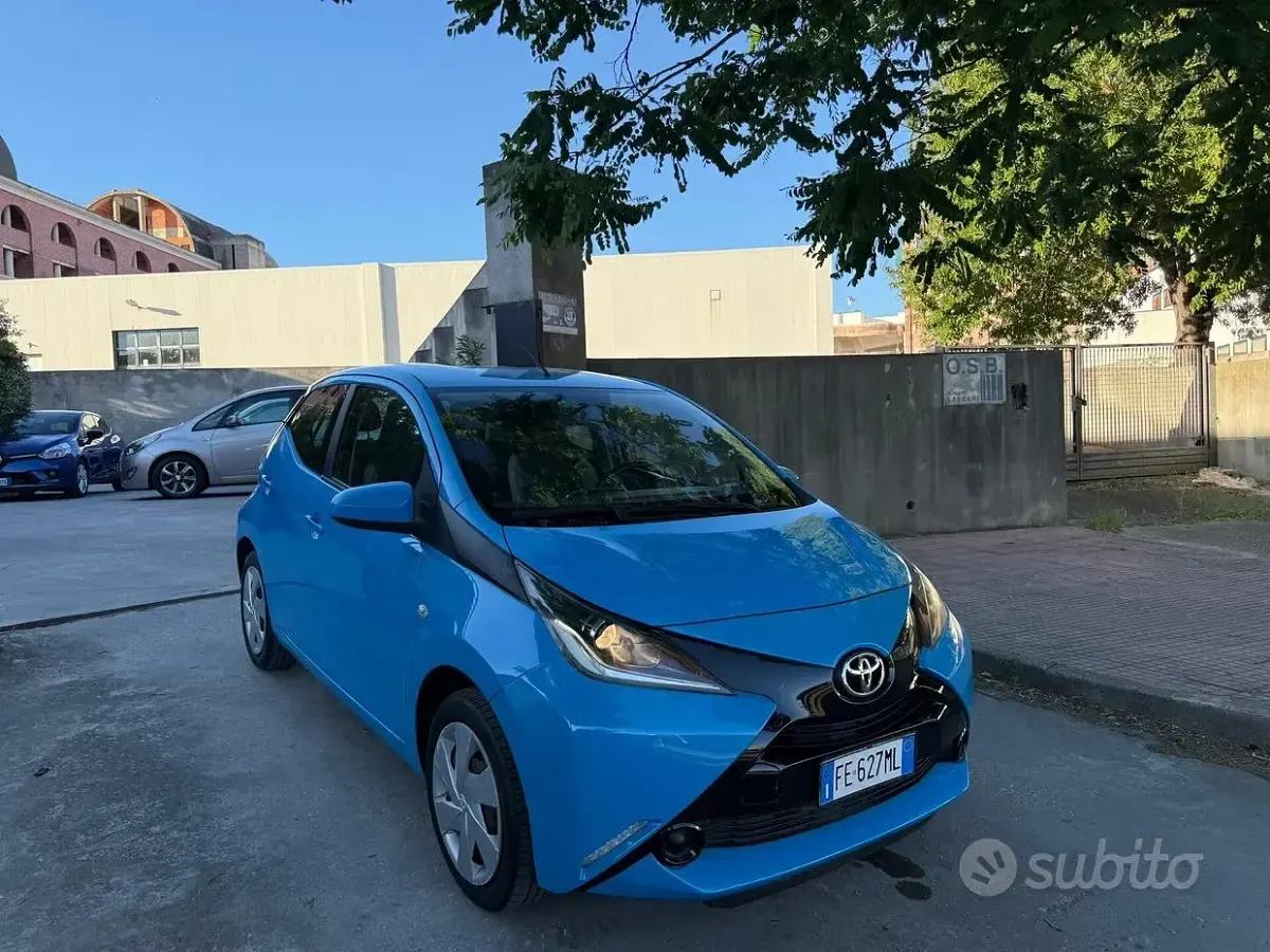 Usata Toyota Aygo X-play 69 CV (50 kW) 2016 Bianco Utilitaria