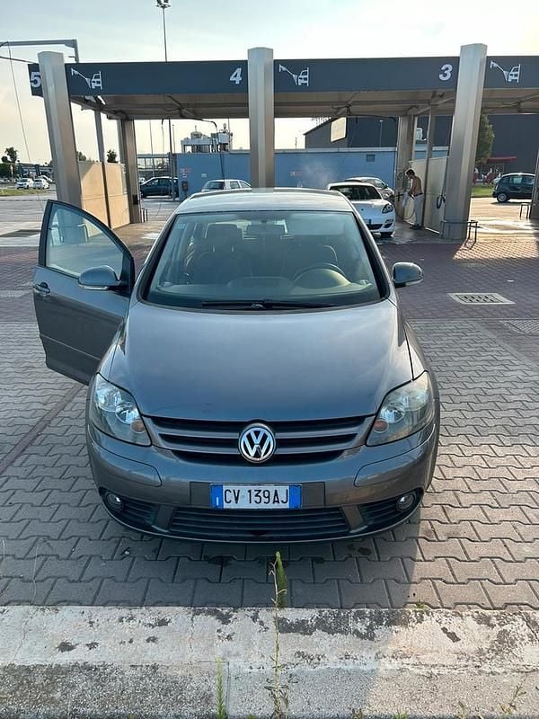 Usata VW Golf IV 105 CV (77 kW) 2005 Grigio Berlina