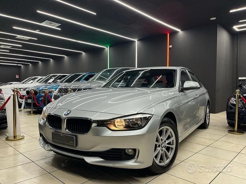 Argento Usata 2012 BMW 316 M Sport Tre volumi | 12.900 € (Buon prezzo) - Immagine 1/4