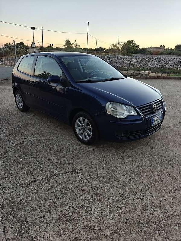 Usata 2005 VW Polo Sportline Tre volumi | 4000 € (Cara) - Immagine 1/4