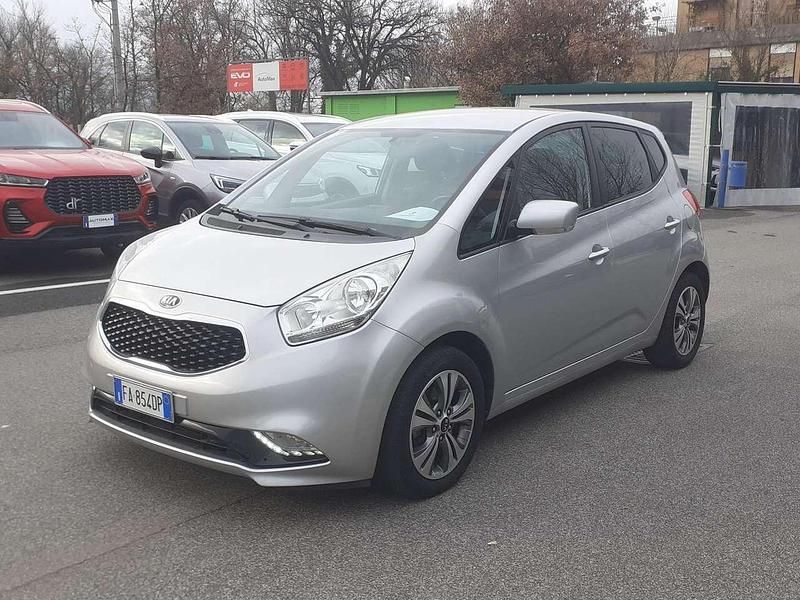 Usata Kia Venga 90 CV (66 kW) 2015 Argento Utilitaria