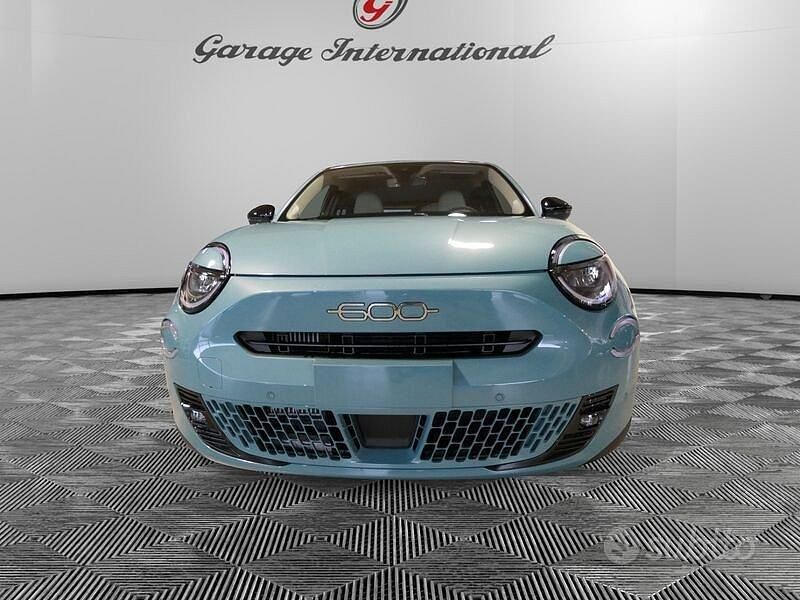 Nuova Fiat 600 La Prima 110 CV (80 kW) 2025 Blu/azzurro SUV