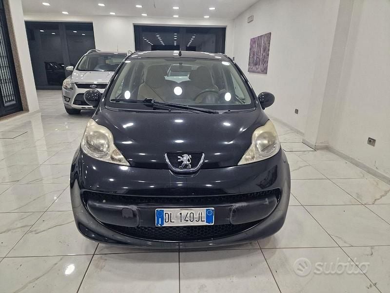 Usata Peugeot 107 68 CV (50 kW) 2007 Nero Utilitaria