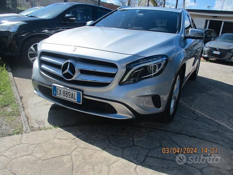 Usata Mercedes GLA200 136 CV (100 kW) 2014 Argento SUV