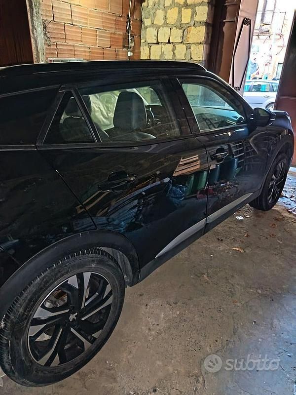 Nero Usata 2020 Peugeot 2008 SUV | 8000 € - Immagine 1/4