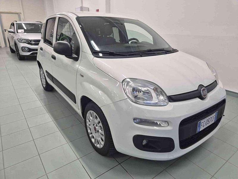Bianco pastello Usata 2016 Fiat Panda Pop Due volumi | 5600 € (Ottimo prezzo) - Immagine 1/4