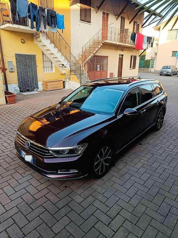Usata VW Passat Executive 190 CV (139 kW) 2017 Rosso Station wagon