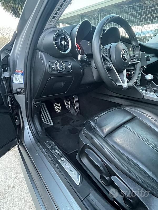 Usata Alfa Romeo Giulia 150 CV (110 kW) 2017 Berlina