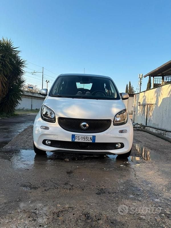 Usata Smart ForFour 71 CV (52 kW) 2018 Utilitaria