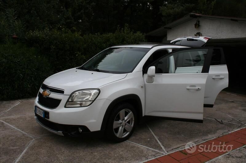 Usata Chevrolet Orlando 163 CV (119 kW) 2013 Bianco Monovolume