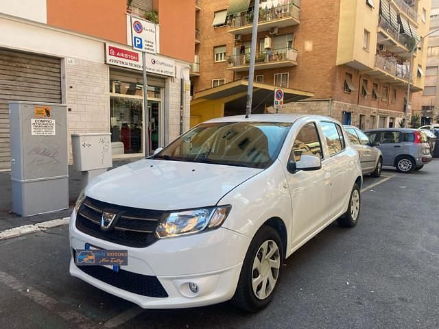 Bianco Usata 2016 Dacia Sandero Ambiance Due volumi | 6990 € (Buon prezzo) - Immagine 1/4