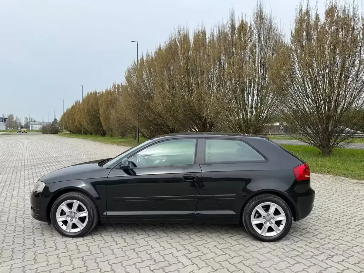 Usata Audi A3 Ambition 102 CV (75 kW) 2009 Nero Utilitaria