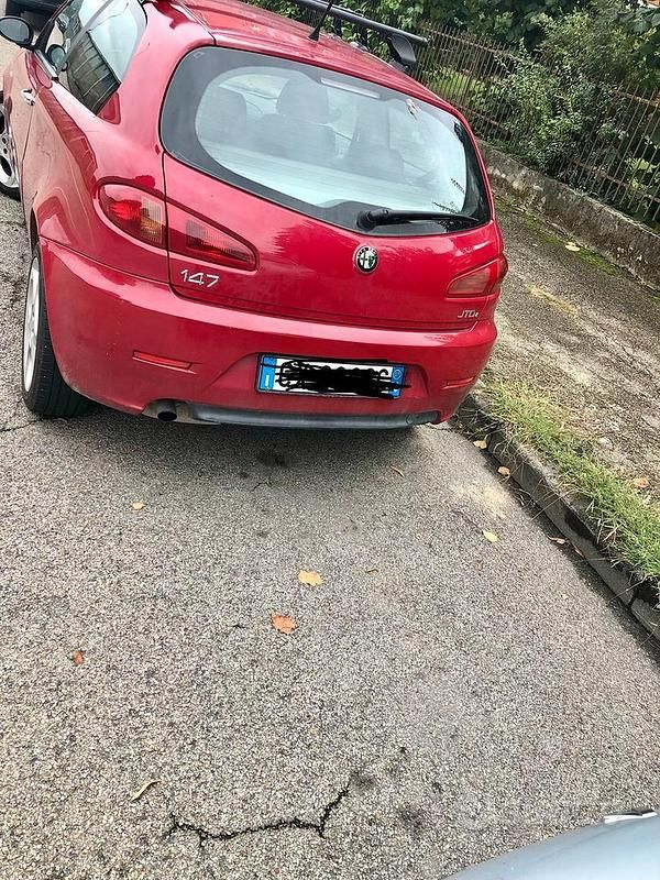 Usata Alfa Romeo 147 Progression 120 CV (88 kW) 2007 Rosso Utilitaria
