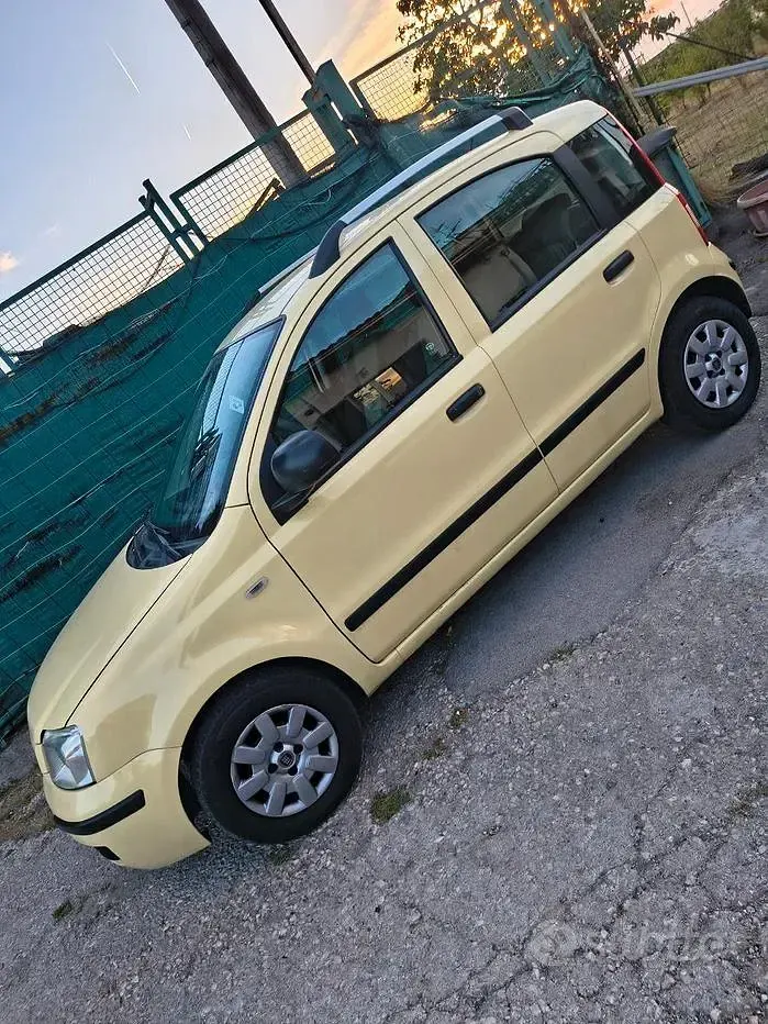 Usata Fiat Panda 69 CV (50 kW) 2011 Giallo Utilitaria
