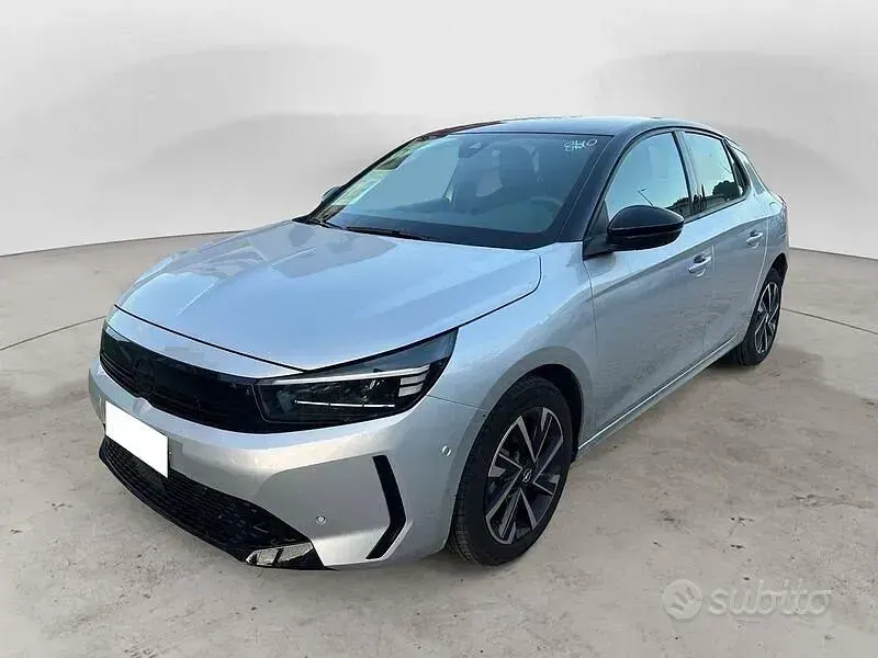 Usata Opel Corsa 101 CV (74 kW) 2025 Grigio Berlina