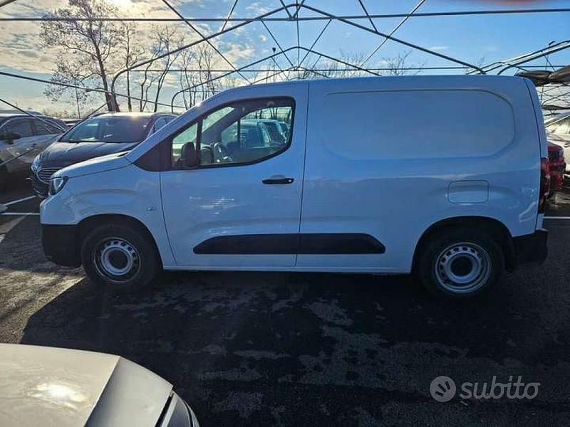 Usata Toyota Proace City City 130 CV (95 kW) 2025 Bianco Monovolume