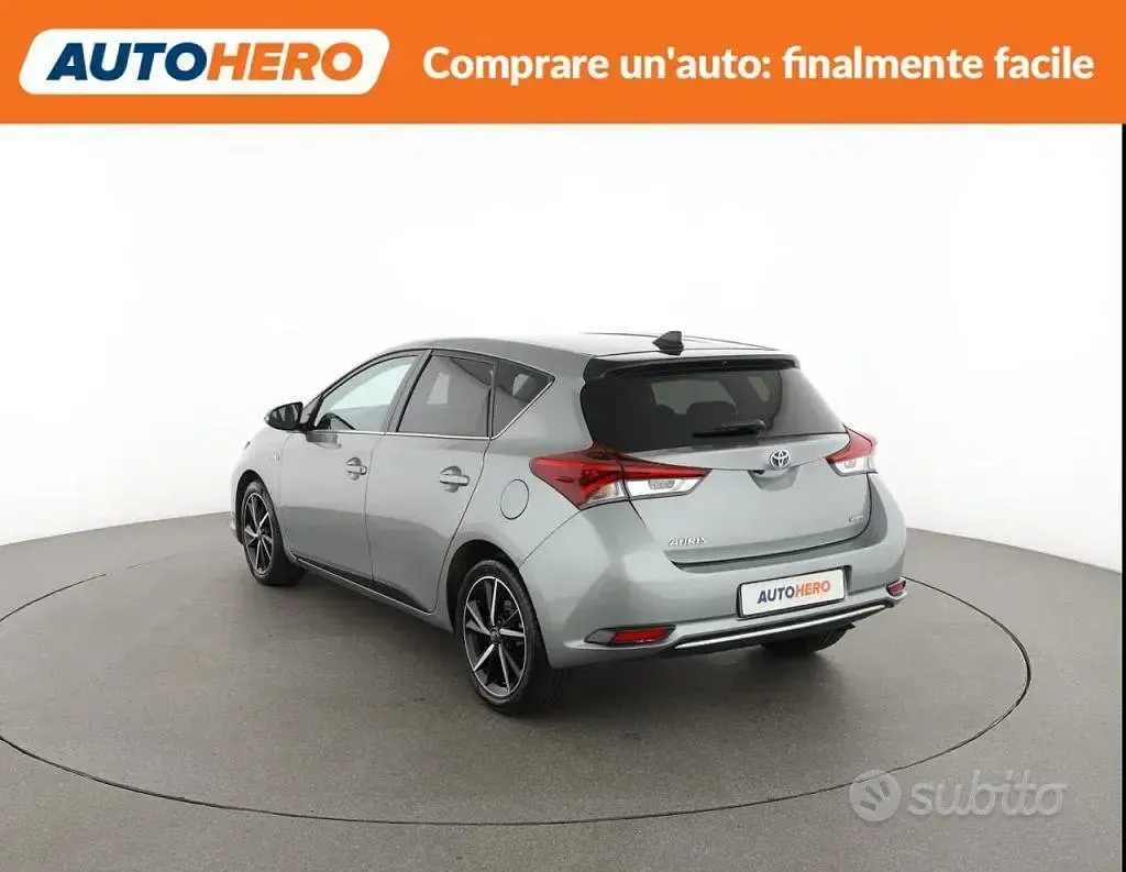 Usata Toyota Auris Hybrid Edition 99 CV (72 kW) 2018 Grigio Berlina