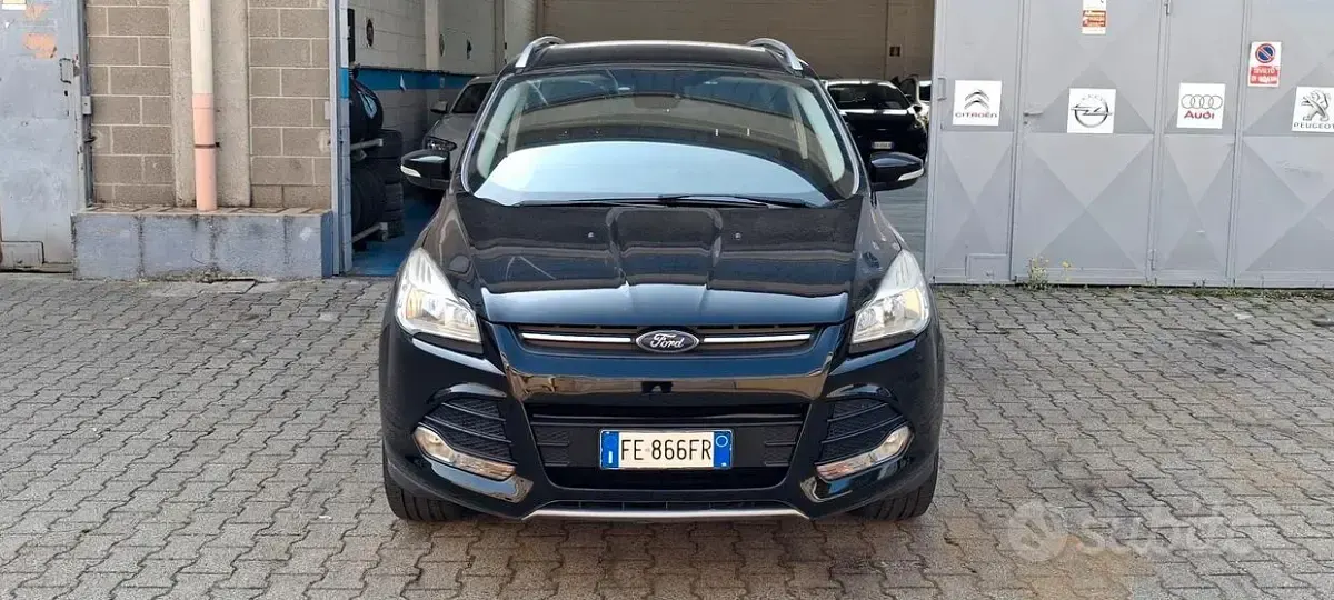 Usata Ford Kuga Titanium 120 CV (88 kW) 2016 Nero SUV