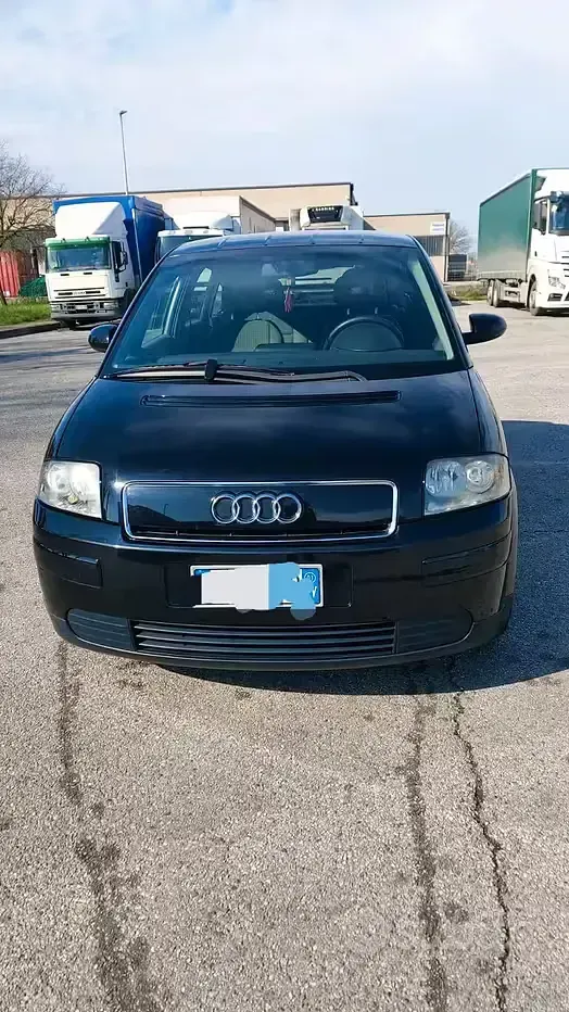 Usata Audi A2 75 CV (55 kW) 2001 Nero Utilitaria