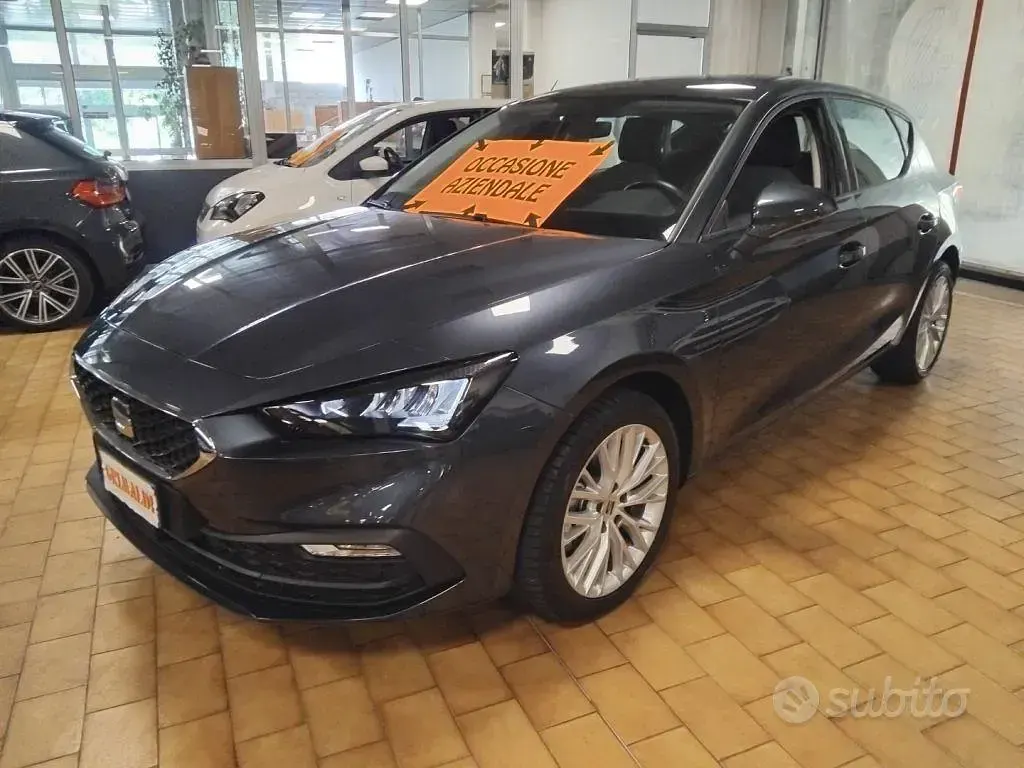 Usata Seat Leon Business 116 CV (85 kW) 2025 Magnetic tech / metallizzato Berlina