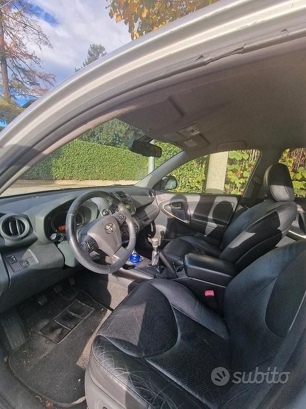 Usata Toyota RAV4 Luxury 177 CV (130 kW) 2009 Grigio SUV