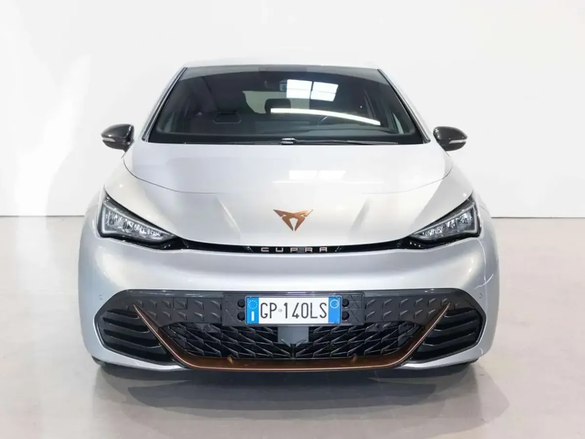 Usata Cupra Born 71 kW (97 CV) 2023 Argento Utilitaria