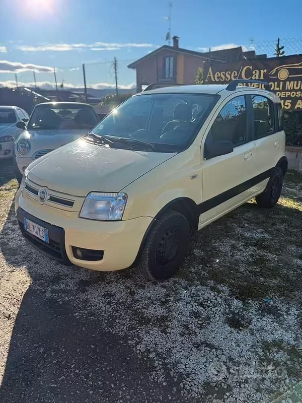 Usata Fiat Panda 77 CV (56 kW) 2007 Giallo Utilitaria