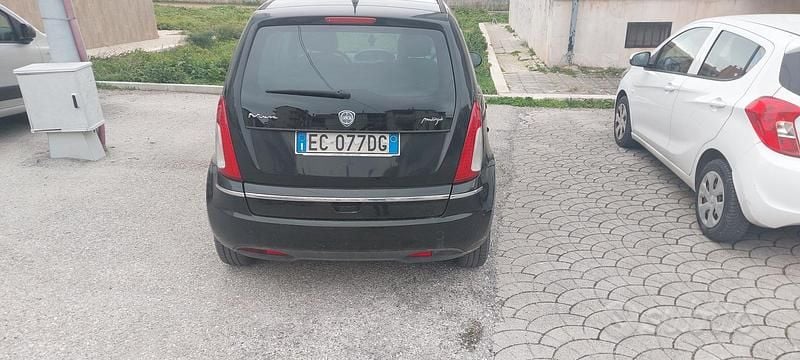 Usata Lancia Musa 101 CV (74 kW) 2011 Monovolume