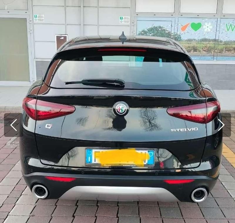 Begagnad Alfa Romeo Stelvio Business 190 HK (139 kW) 2019 Svart SUV