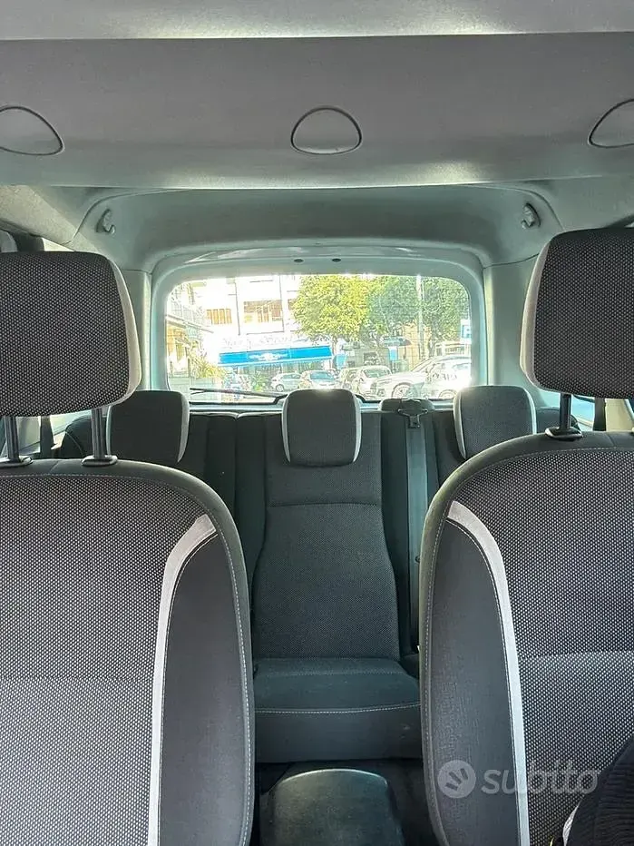 Usata Renault Kangoo 106 CV (77 kW) 2008 Bianco Monovolume