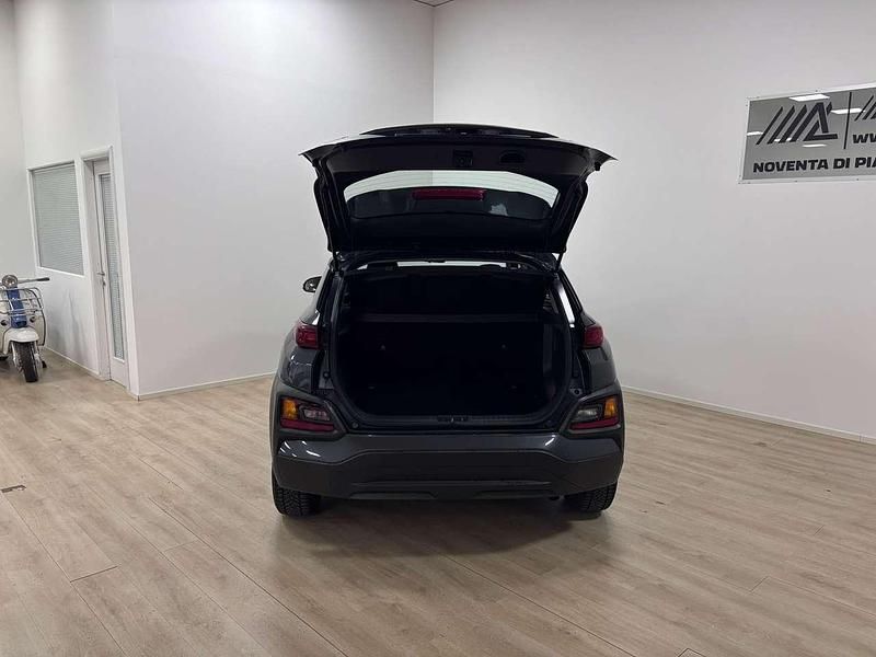 Usata Hyundai Kona 105 CV (77 kW) 2020 Grigio SUV