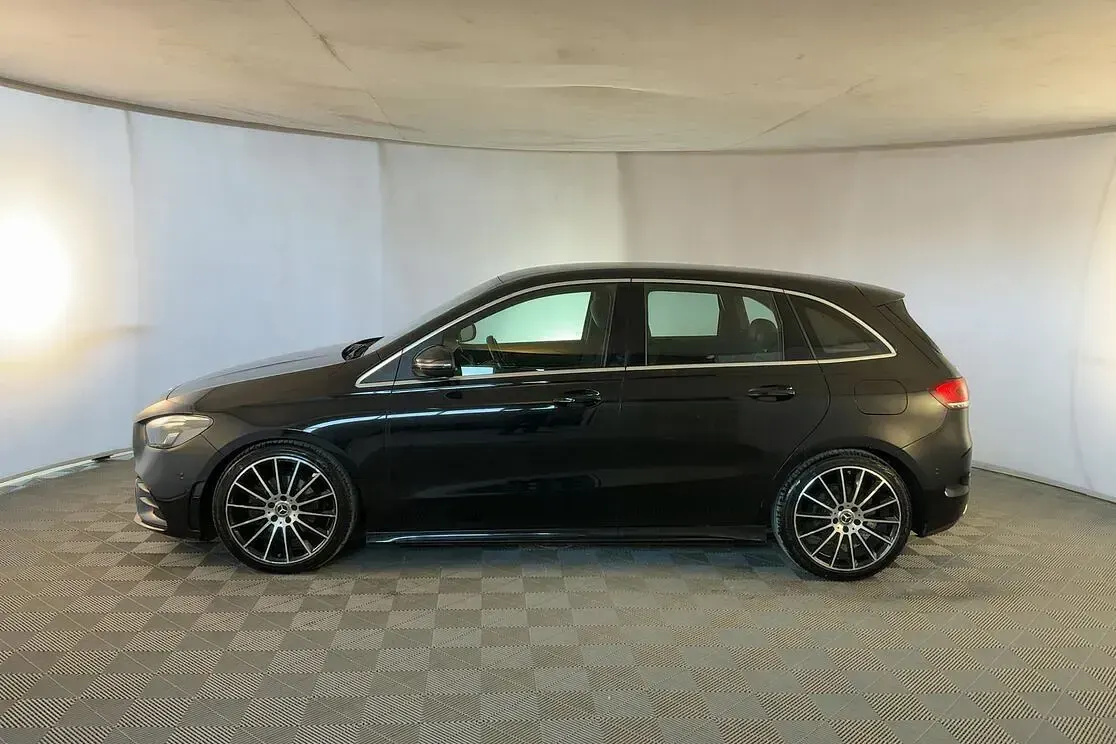 Gebraucht Mercedes B180 AMG line 116 PS (85 kW) 2019 Schwarz Van / Kleinbus