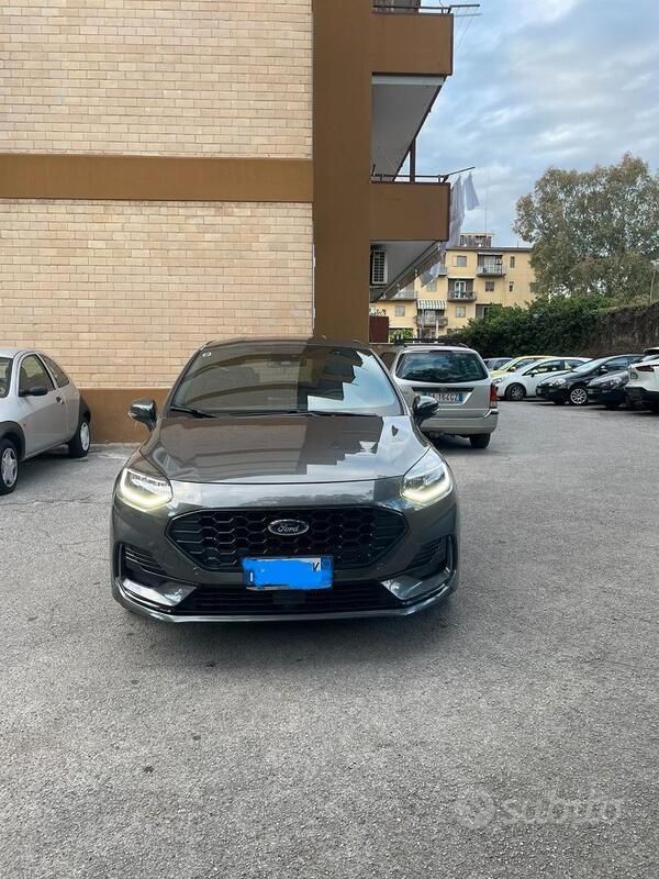 Grigio Usata 2023 Ford Fiesta ST-Line X Due volumi | 17.900 € (Cara) - Immagine 1/4