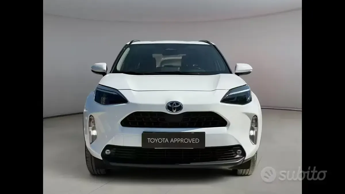 Usata Toyota Yaris Cross Active 116 CV (85 kW) 2025 Bianco SUV